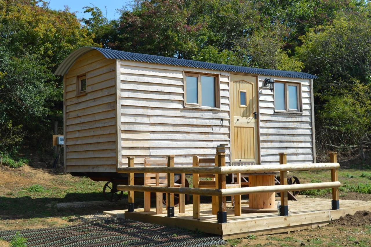 Under The Stars Shepherds Huts At Harbors Lake Villa Newchurch  Екстериор снимка