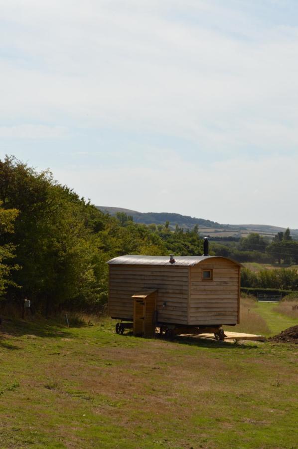 Under The Stars Shepherds Huts At Harbors Lake Villa Newchurch  Екстериор снимка